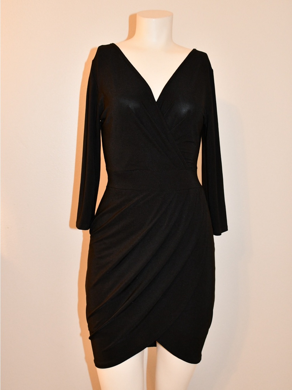 Women’s Black sexy V-Neck Long Sleeve Dress small
